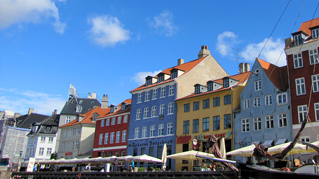 Nyhavn, Ayolt de Roos, www.flickr.com/photos/ayoltderoos/6232448426/, Attribution, https://creativecommons.org/licenses/by/2.0/